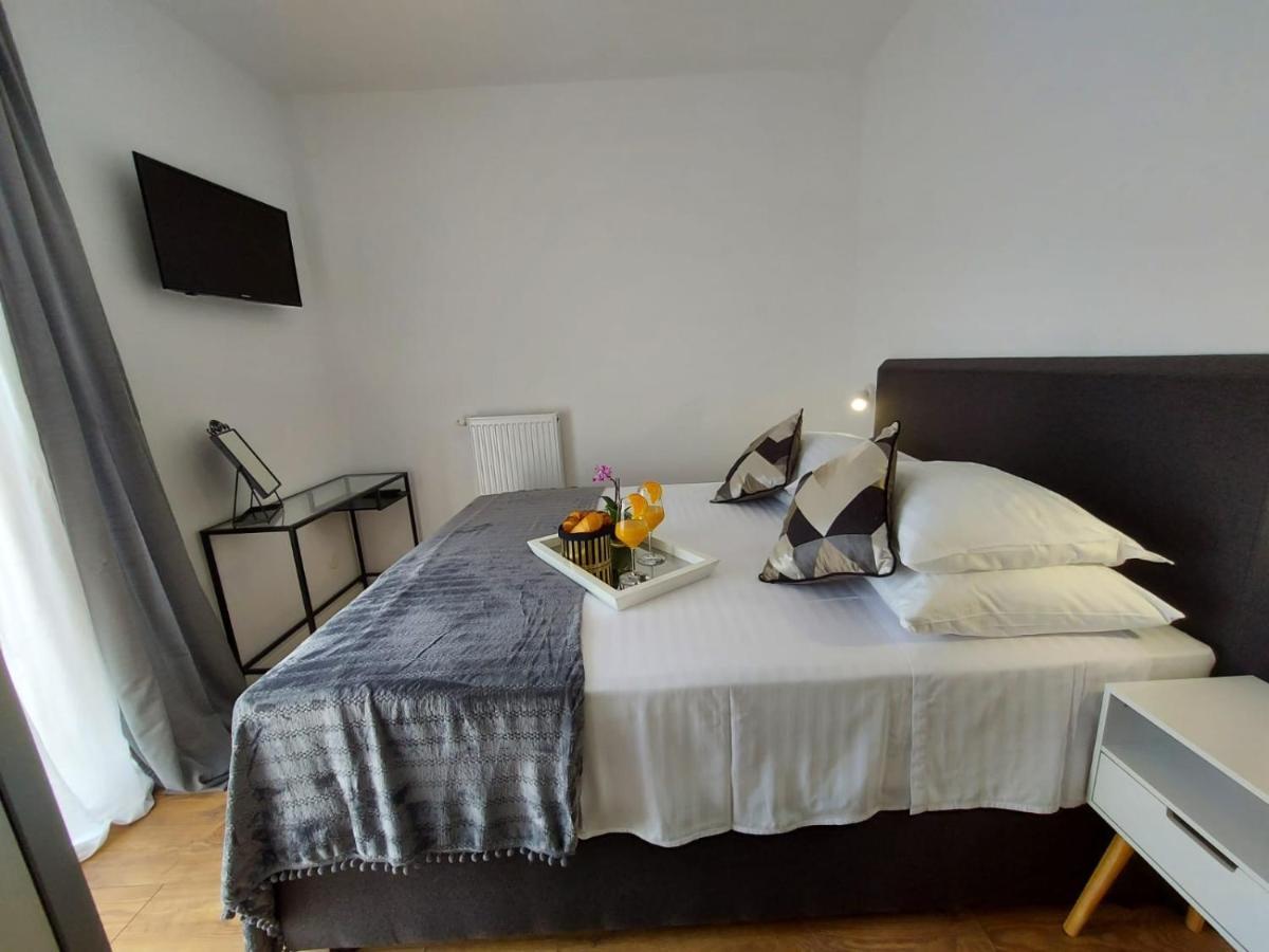 Apartmani Cvita Omiš Zewnętrze zdjęcie