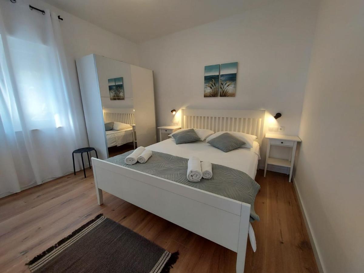 Apartmani Cvita Omiš Zewnętrze zdjęcie