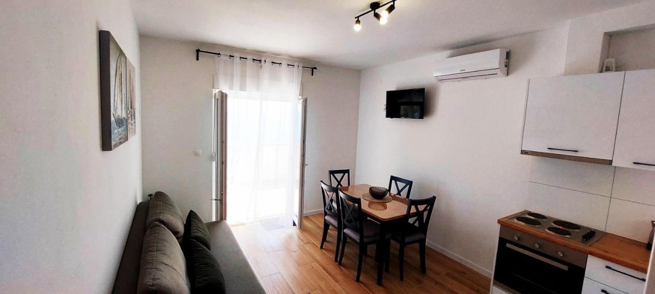 Apartmani Cvita Omiš Zewnętrze zdjęcie