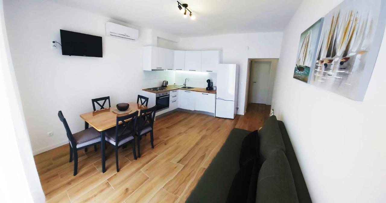 Apartmani Cvita Omiš Zewnętrze zdjęcie