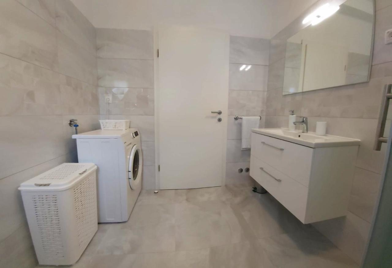 Apartmani Cvita Omiš Zewnętrze zdjęcie