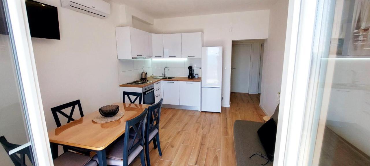 Apartmani Cvita Omiš Zewnętrze zdjęcie