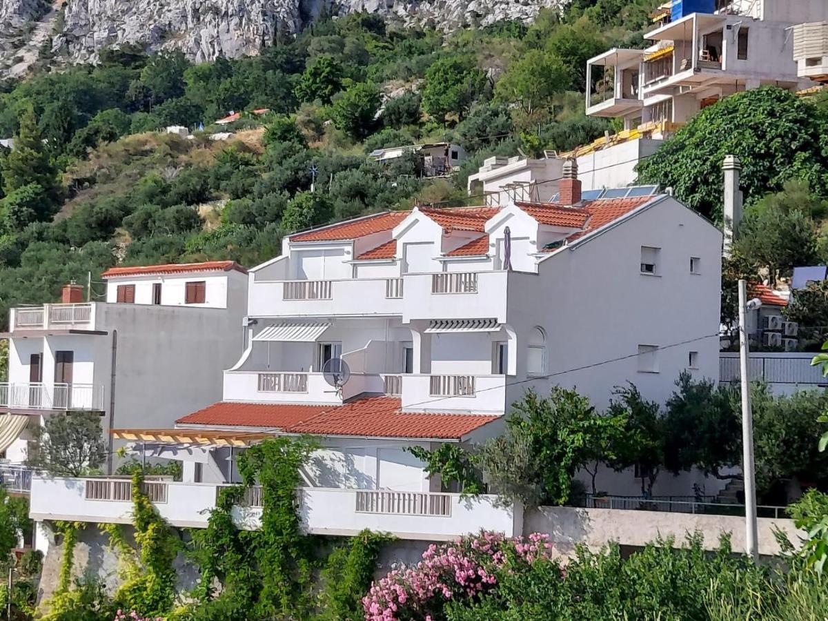 Apartmani Cvita Omiš Zewnętrze zdjęcie