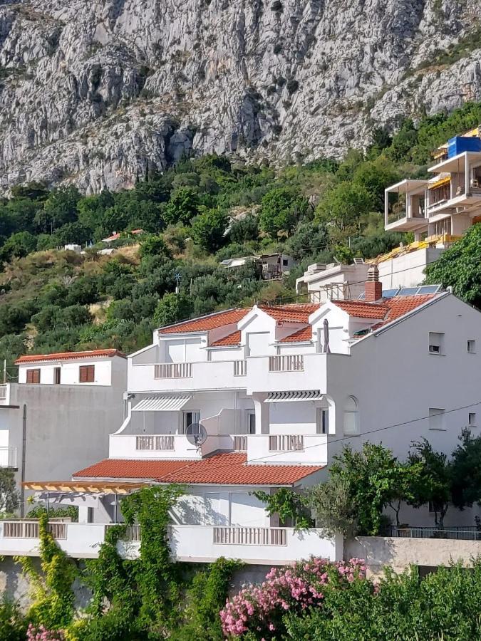 Apartmani Cvita Omiš Zewnętrze zdjęcie